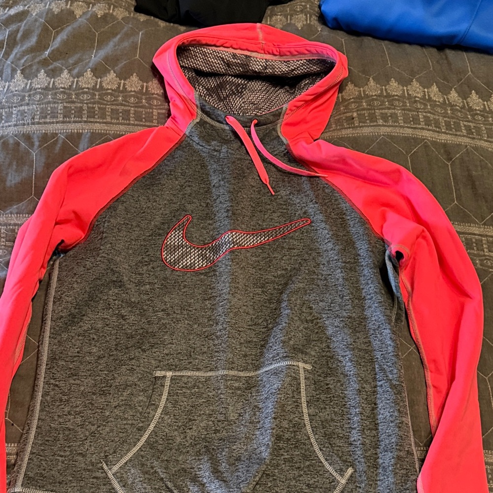 Nike Women's Gray and Pink Sweater